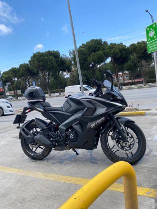 2023 - Bajaj Pulsar RS200 3700 KM